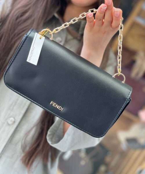 کیف پاسپرتی فندی زنانه FENDI – چرم مات براق با ظاهری زیبا و لوکس