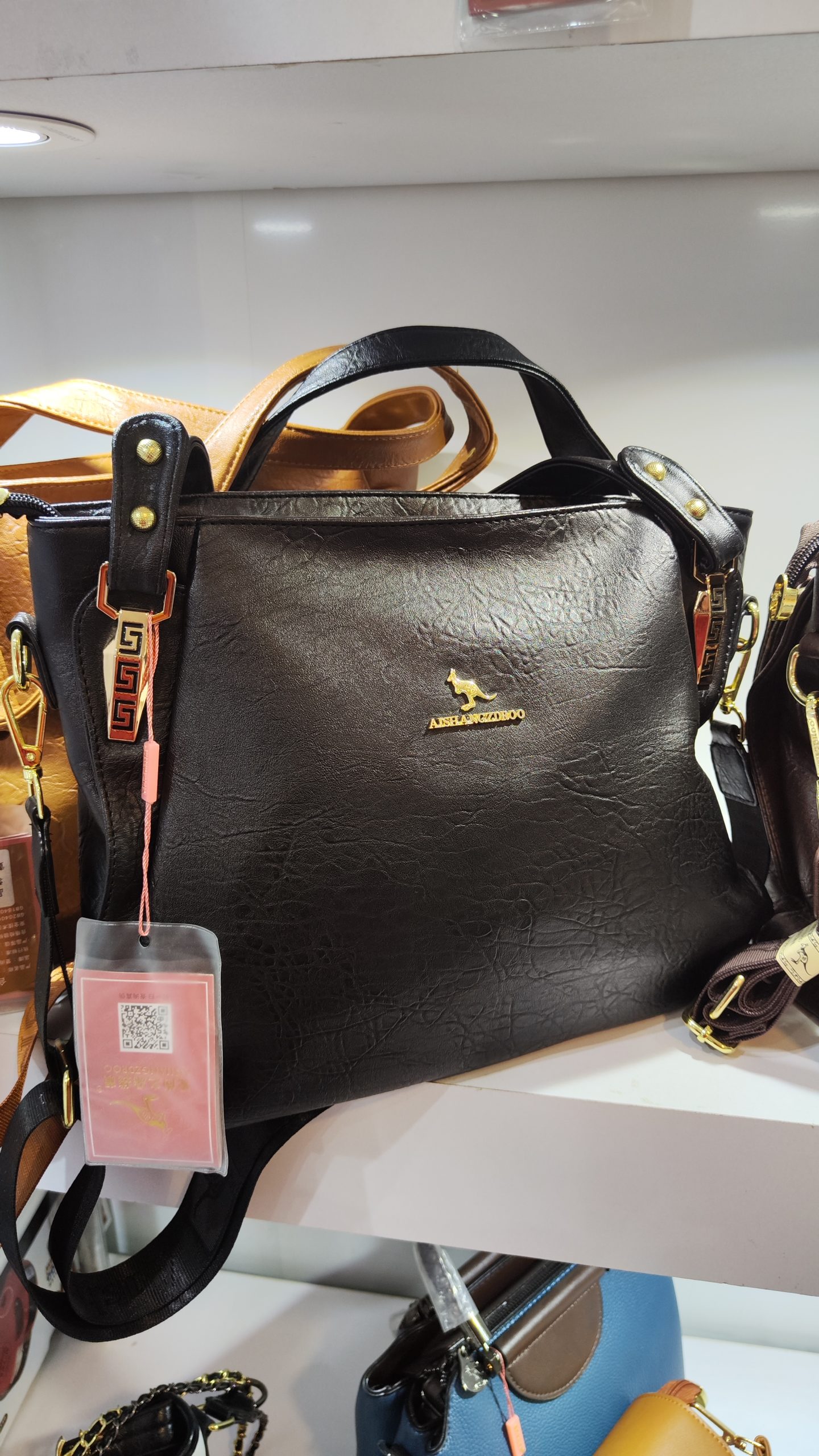 کیف زنانه مارک کانگورو 5 کیف زنانه مارک کانگورو - Image 5