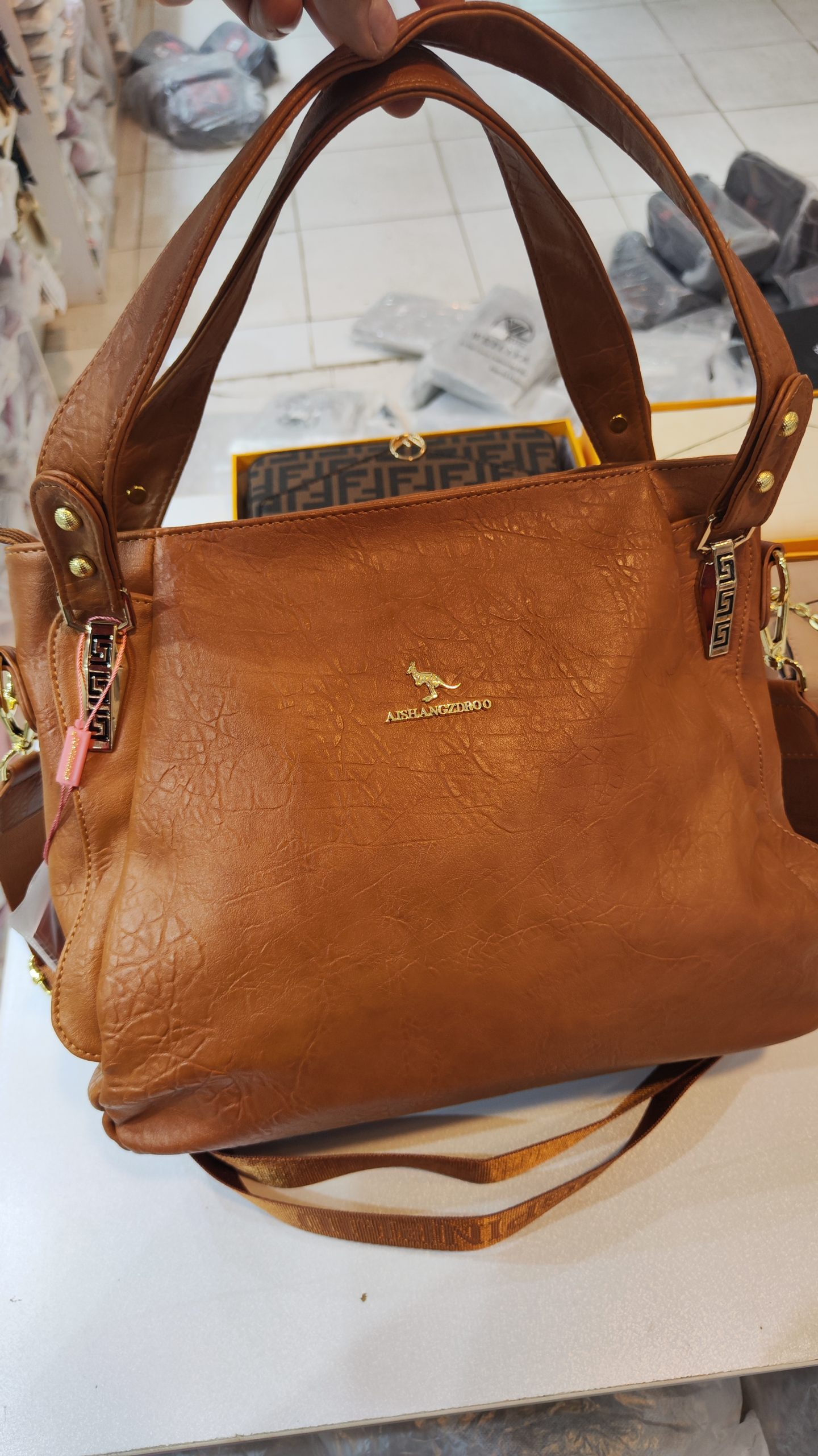 کیف زنانه مارک کانگورو 4 کیف زنانه مارک کانگورو - Image 4