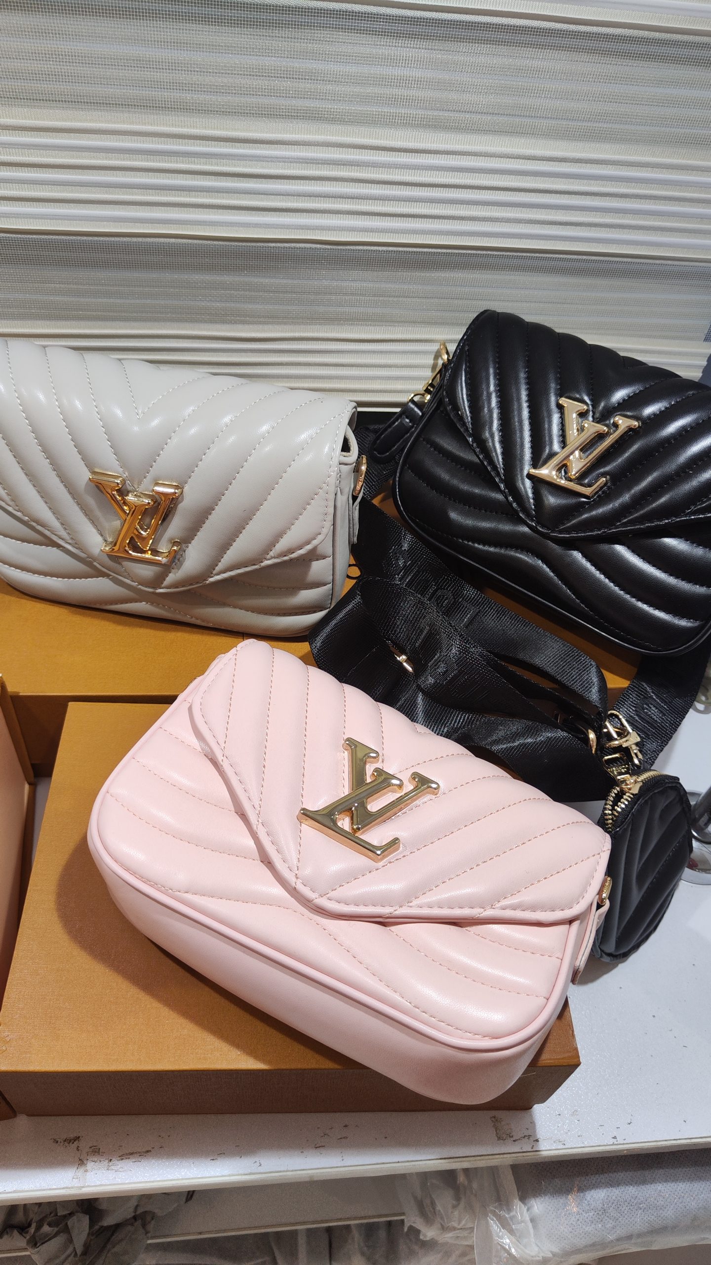 کیف مارک لویی ویتون دوتیکه 5 کیف مارک لویی ویتون دوتیکه - Image 5